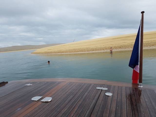 Le tour du banc d'arguin en bateau privé de location